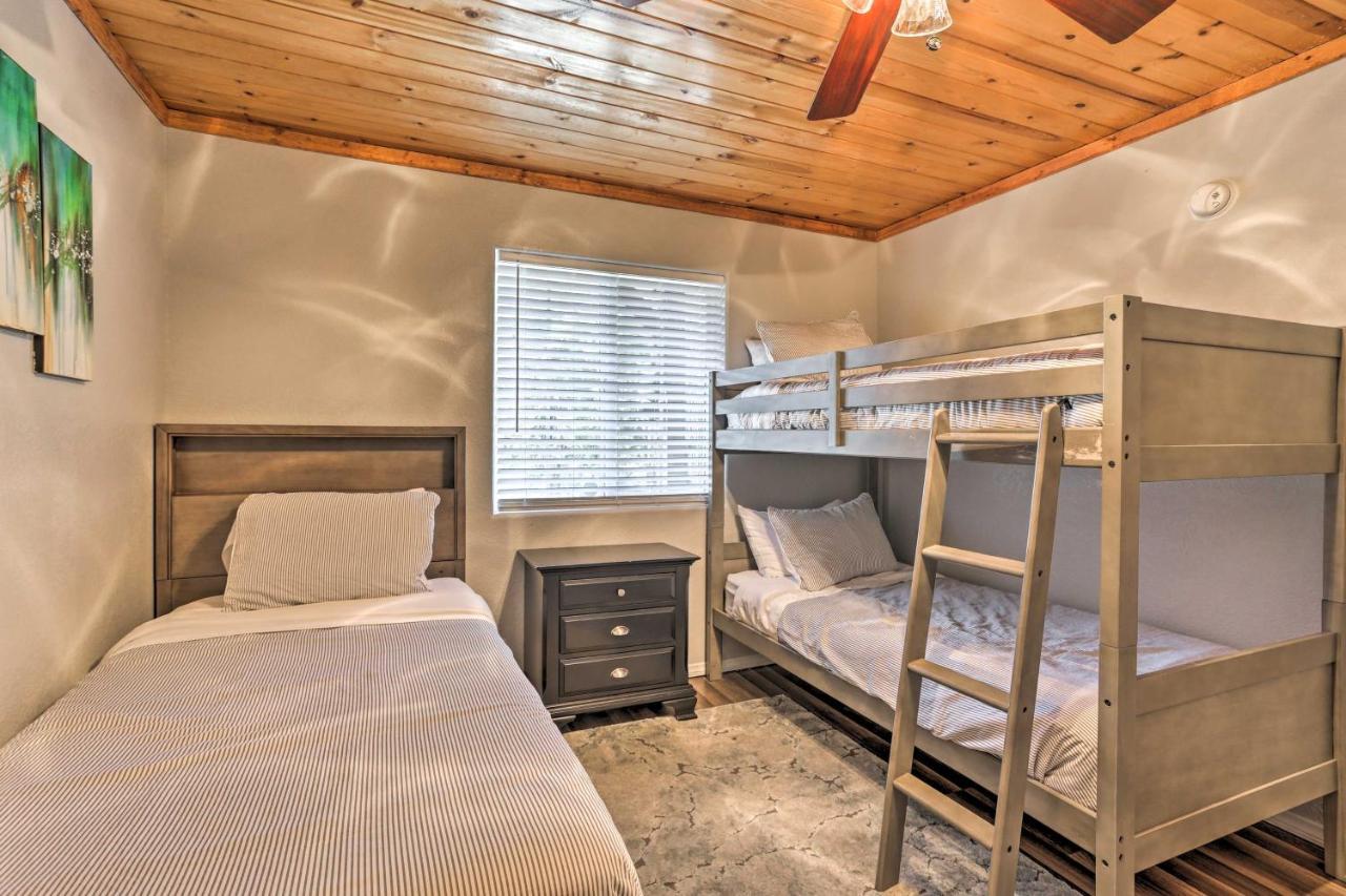 Remodeled Crestline Retreat Walk To Lake Gregory! Luaran gambar