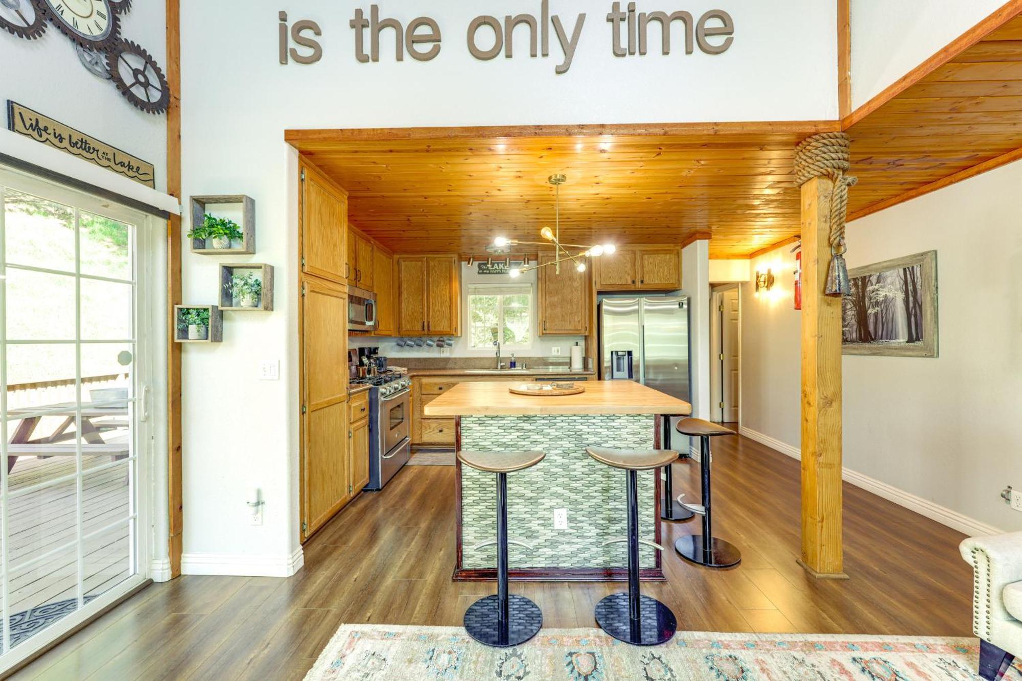 Remodeled Crestline Retreat Walk To Lake Gregory! Luaran gambar