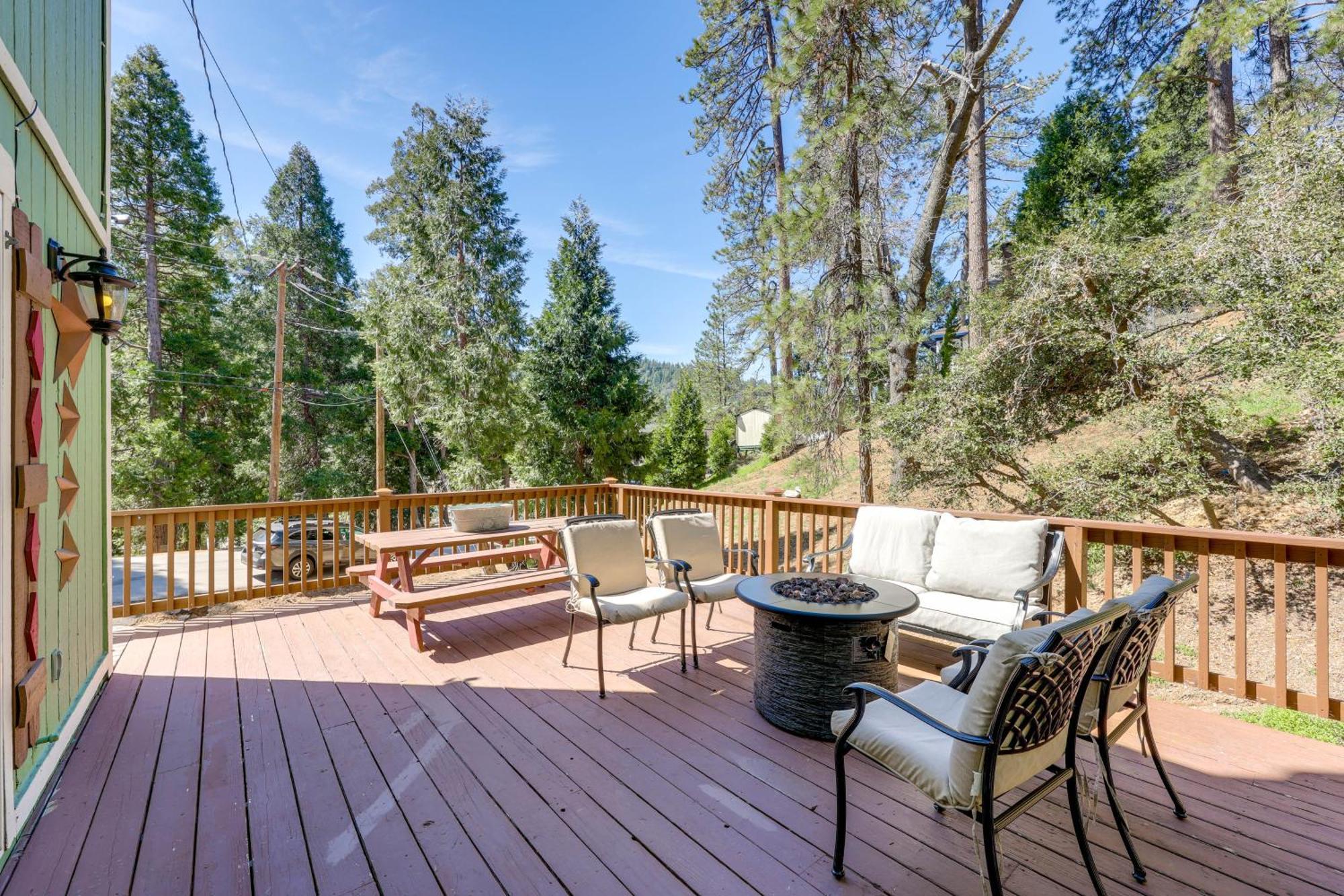 Remodeled Crestline Retreat Walk To Lake Gregory! Luaran gambar